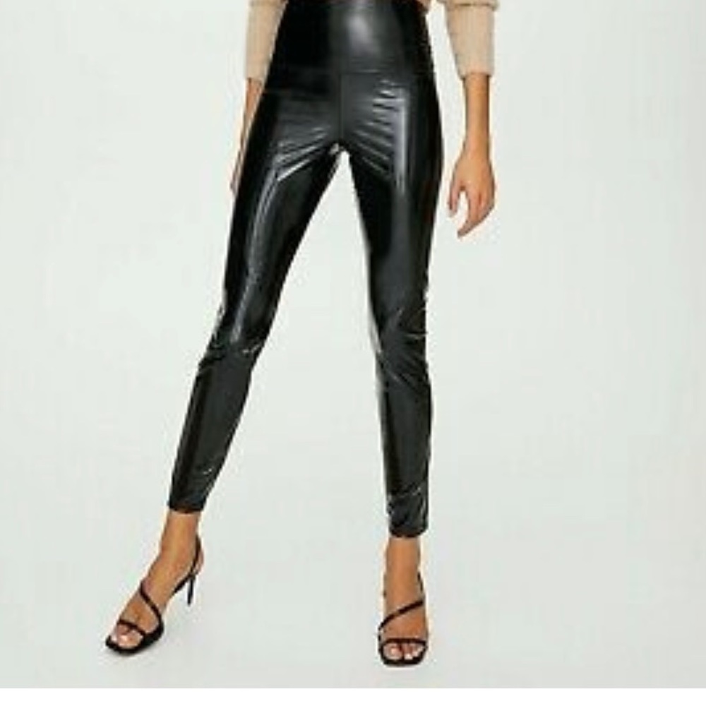 Beautiful Aritzia Wilfred Free faux leather leggings - Picture 1 of 6